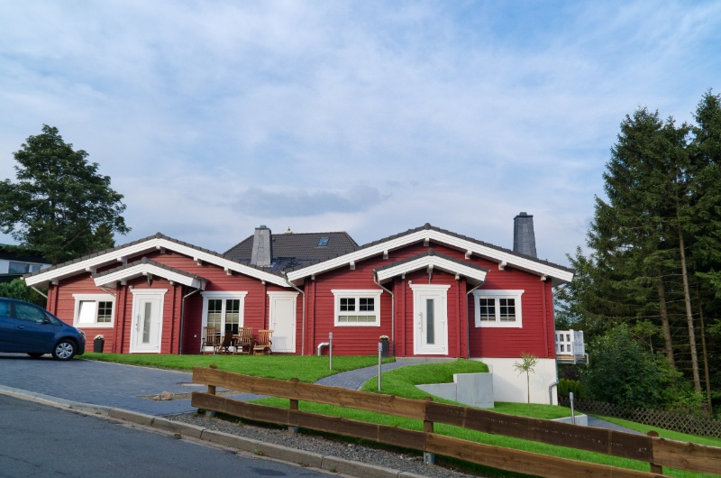 Blockhaus Auerhahn (links im Bild)